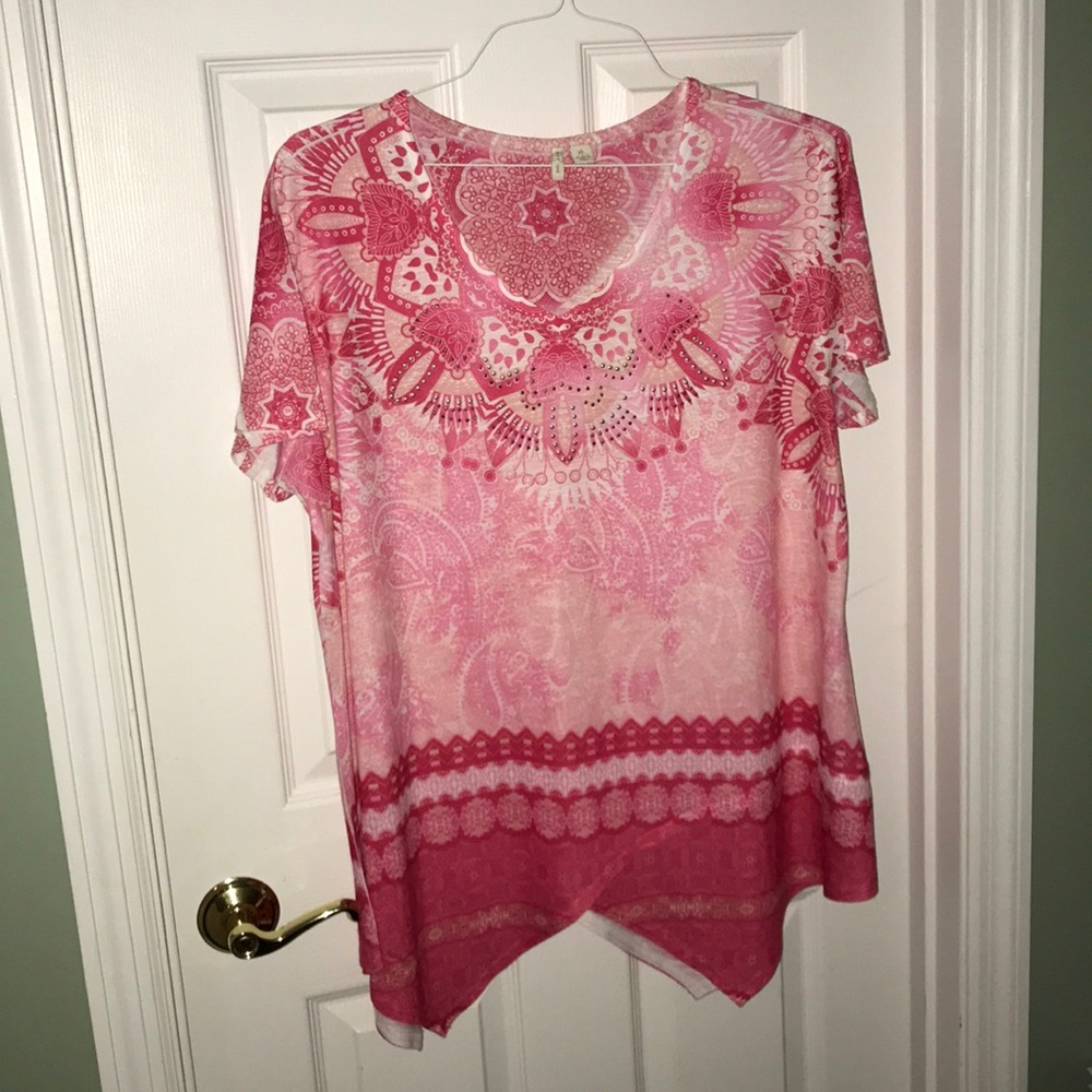 Short sleeve Cato blouse. Pretty shades of pink